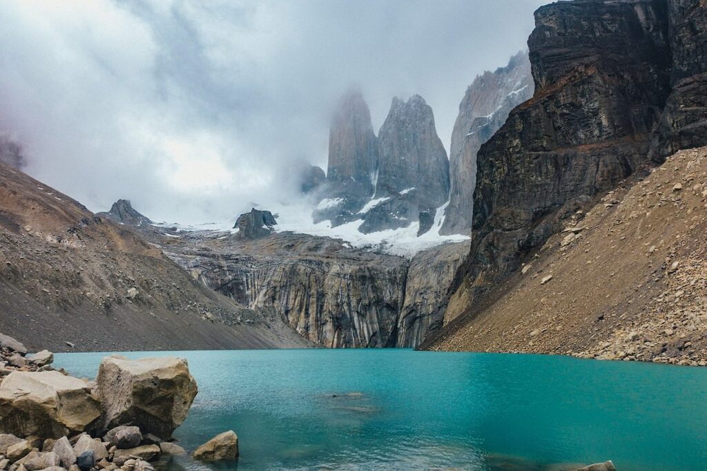 torres del paine, lake, mountains-6356773.jpg